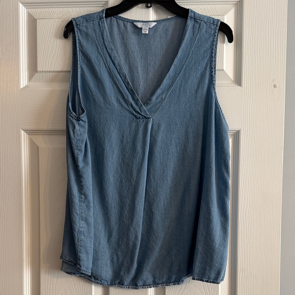 Time and Tru Light Blue Sleeveless Blouse
